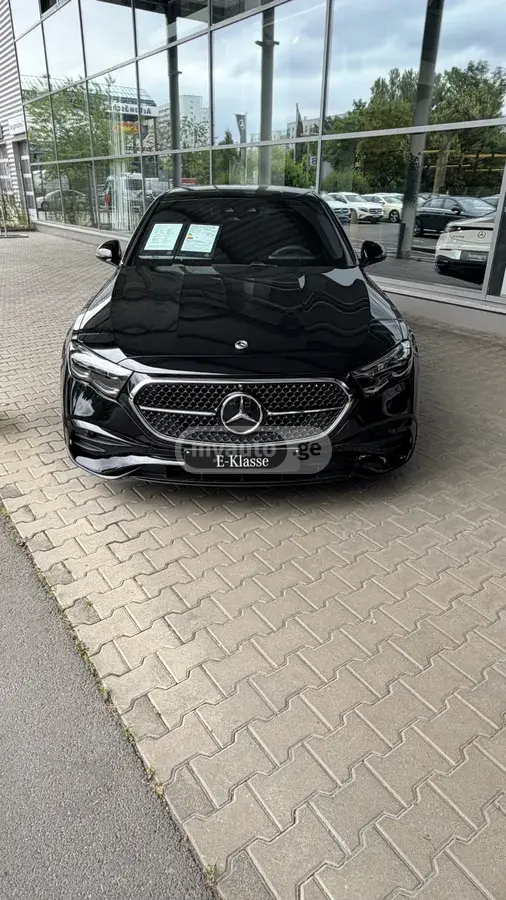 نمای دیگر Mercedes-Benz AMG 2024