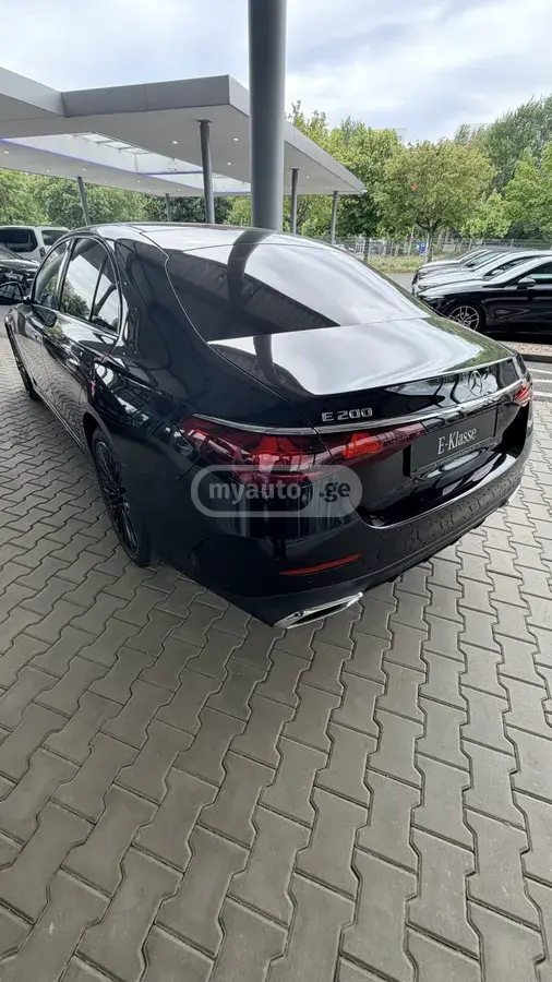 نمای دیگر Mercedes-Benz AMG 2024