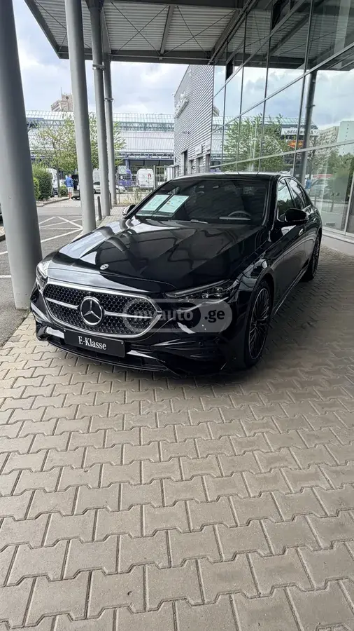نمای دیگر Mercedes-Benz AMG 2024