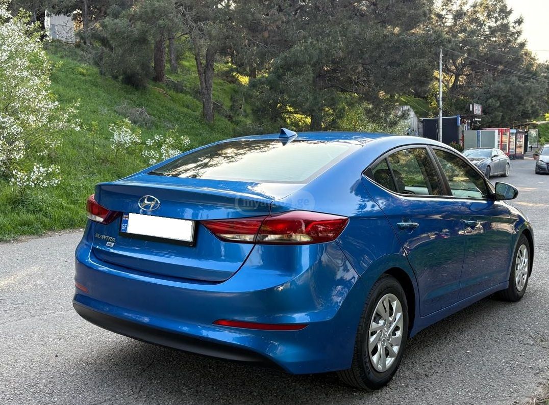Hyundai Elantra - фото 10