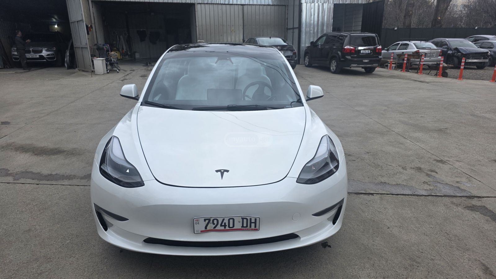 Tesla Model 3 - фото 1