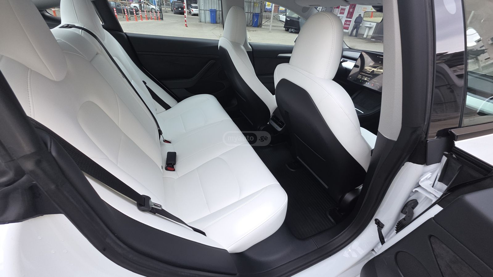 Tesla Model 3 - фото 7