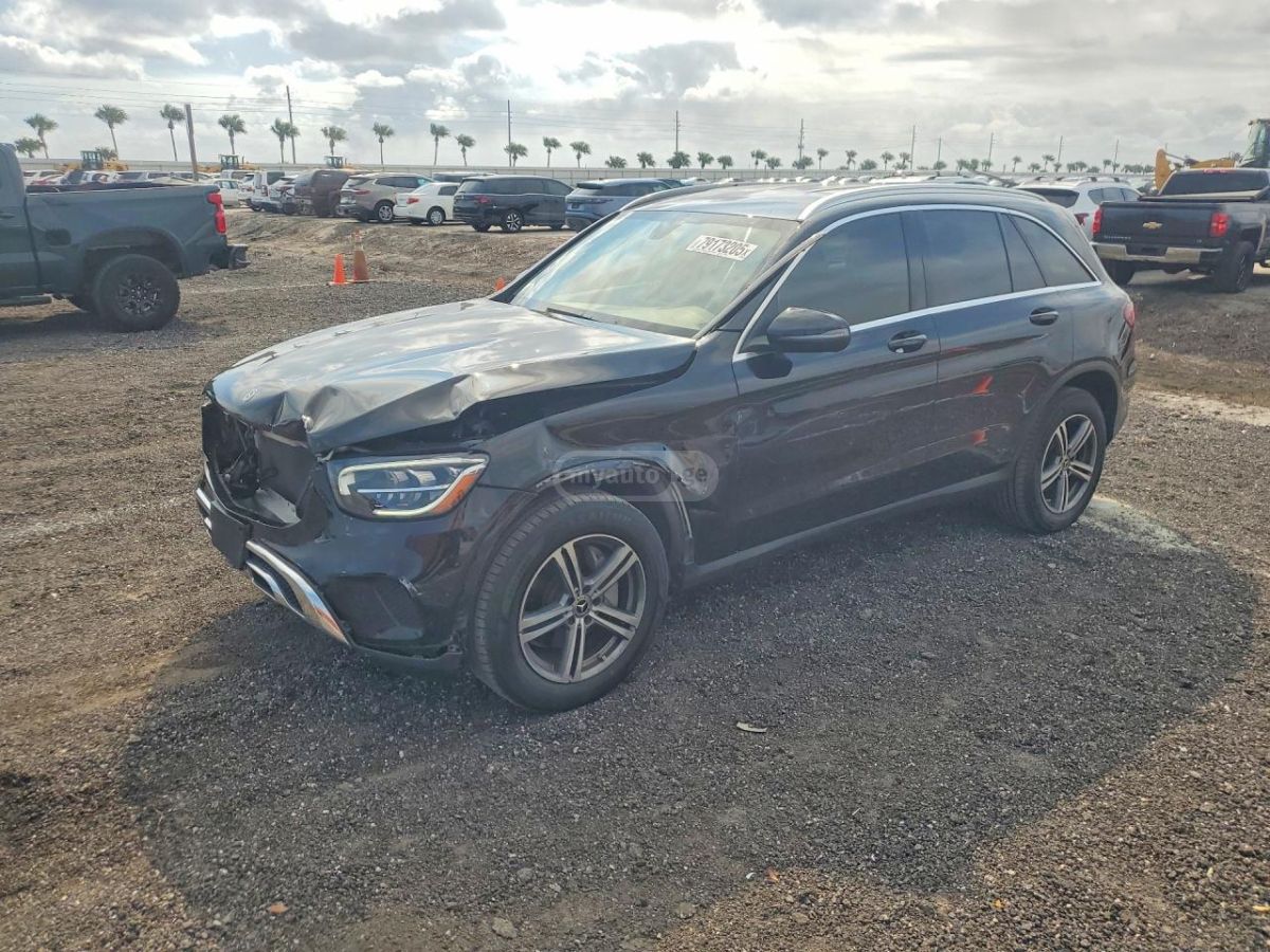 Mercedes-Benz GLC 300 - фото 1