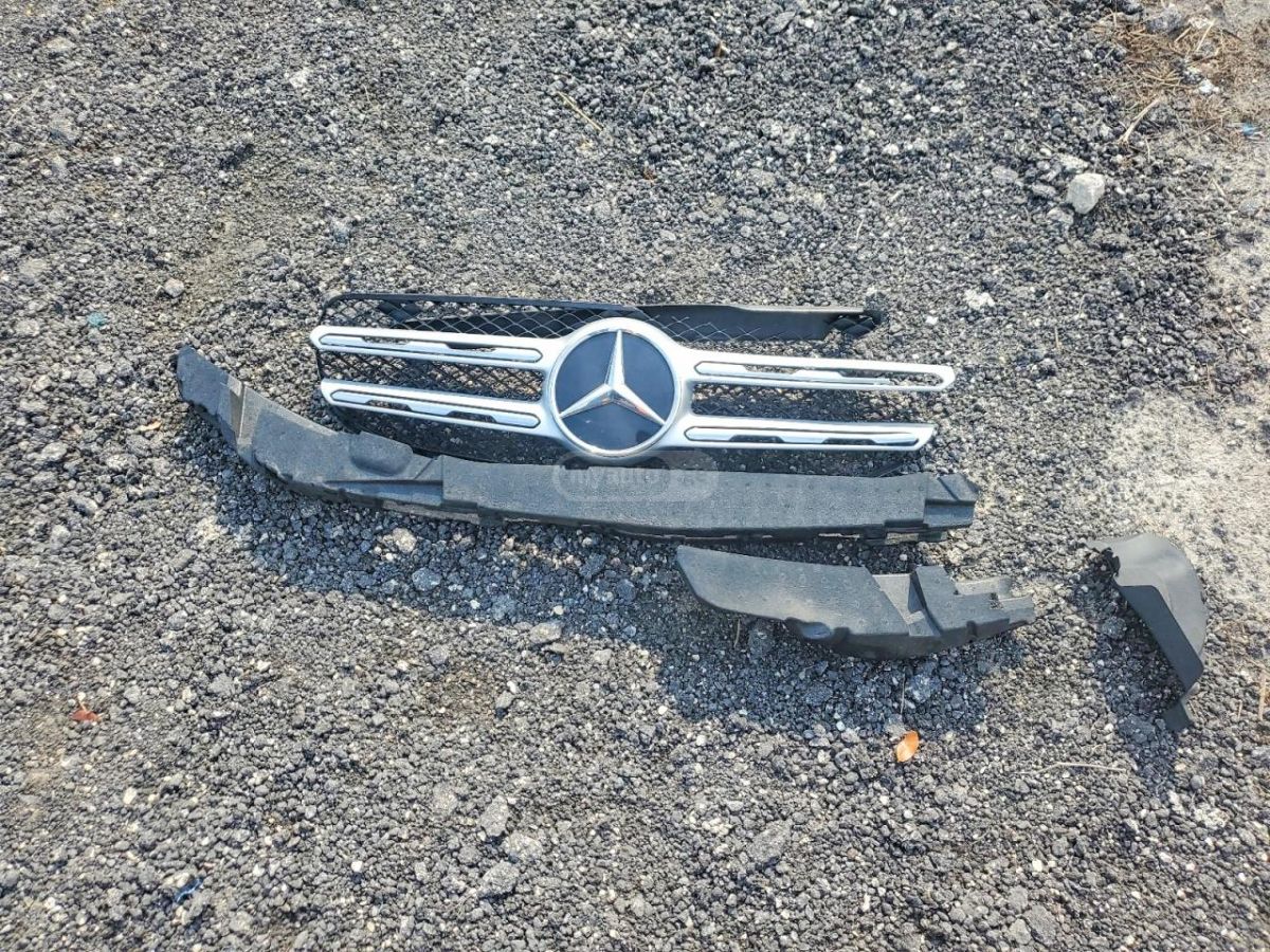 Mercedes-Benz GLC 300 - фото 12