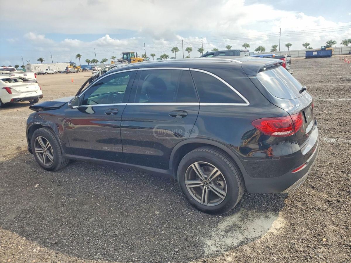 Mercedes-Benz GLC 300 - фото 2