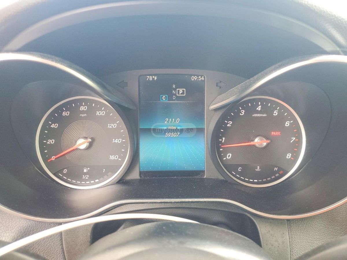 Mercedes-Benz GLC 300 - фото 9