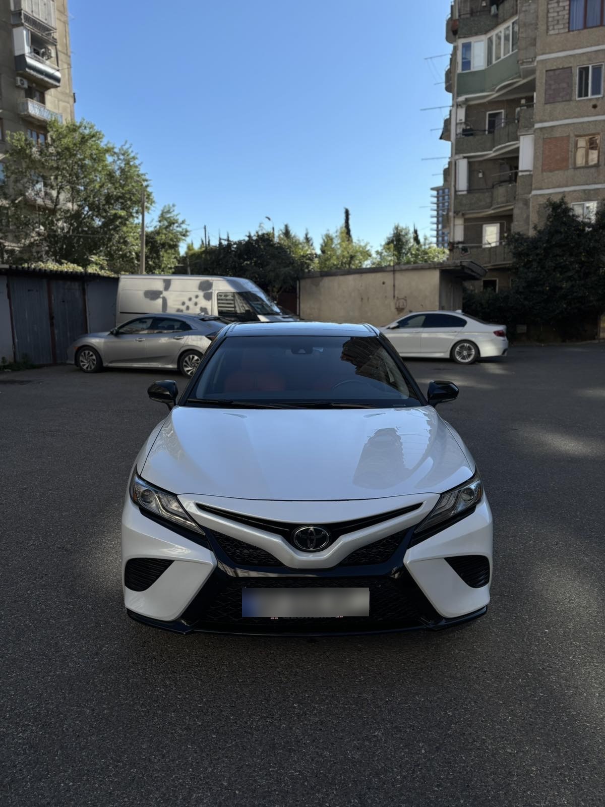 Toyota Camry - фото 1