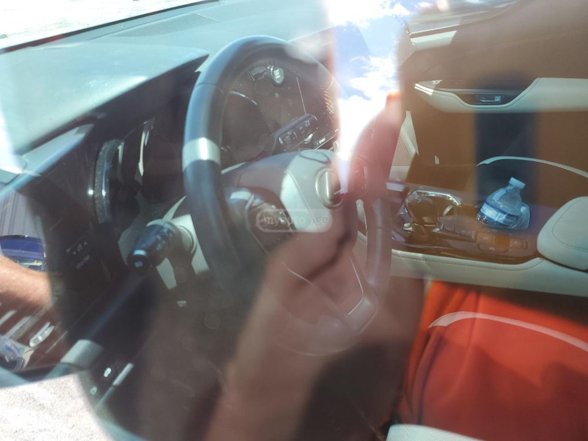 Lexus Base 4dr Front-Wheel Drive Aut — миниатюра 7