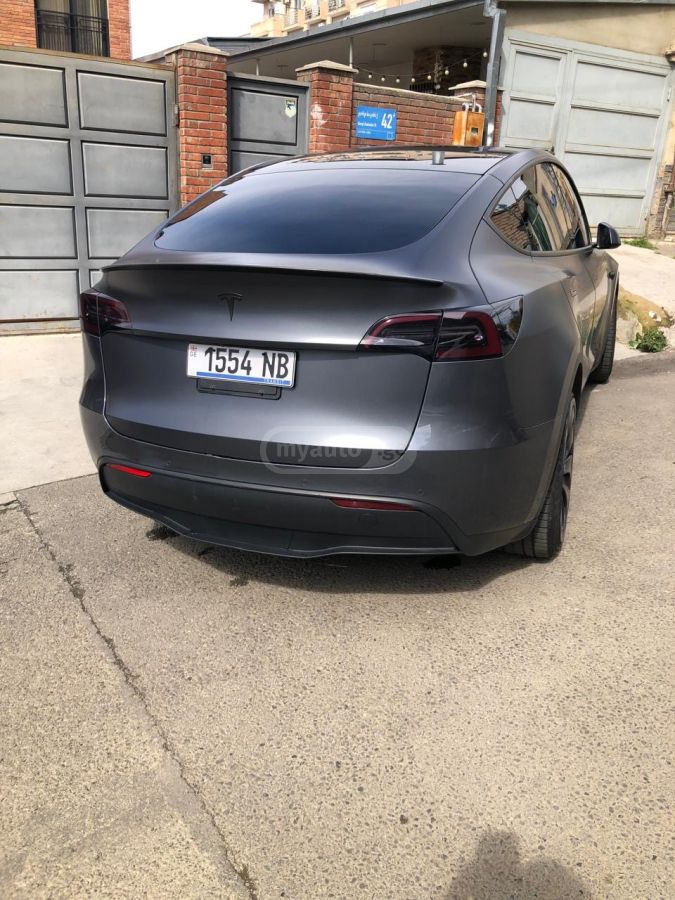 Tesla Model Y - фото 3