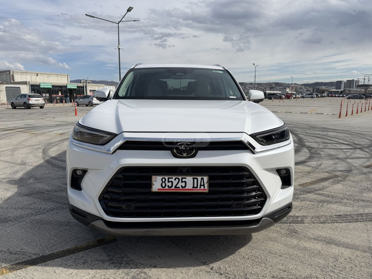 Toyota Grand Highlander - фото 1