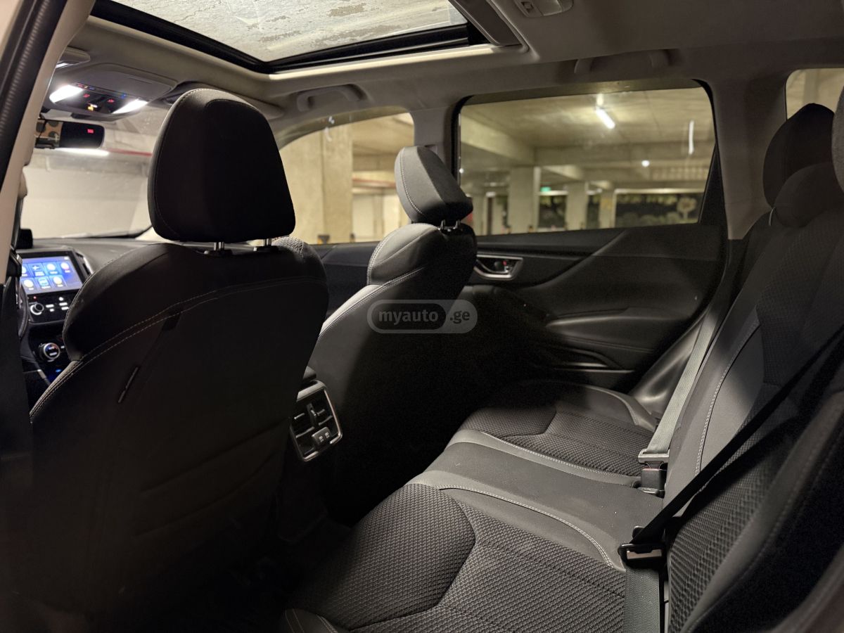 Subaru Limited 4dr All-Wheel Drive CV — миниатюра 10