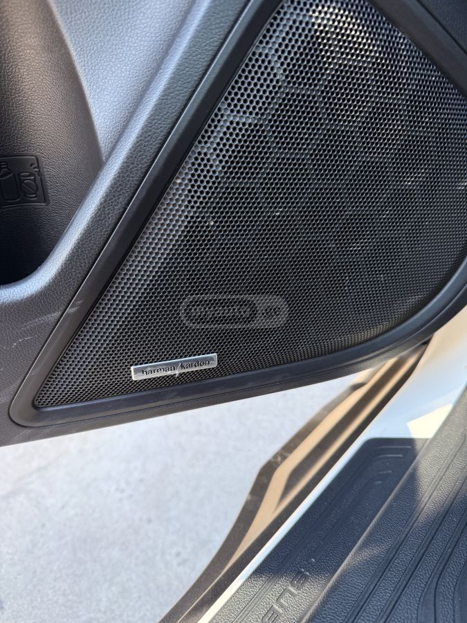 Subaru Limited XT 4dr All-Wheel Drive — миниатюра 11