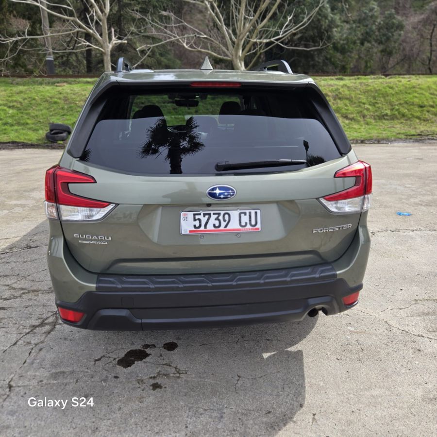 Subaru Premium 4dr All-Wheel Drive CV — миниатюра 6