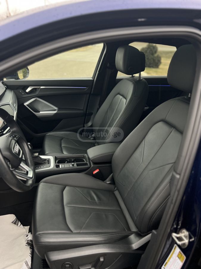 Audi Q3 - фото 11