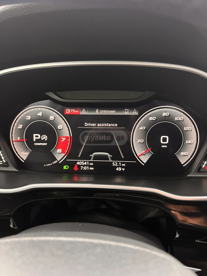Audi Q3 - фото 15
