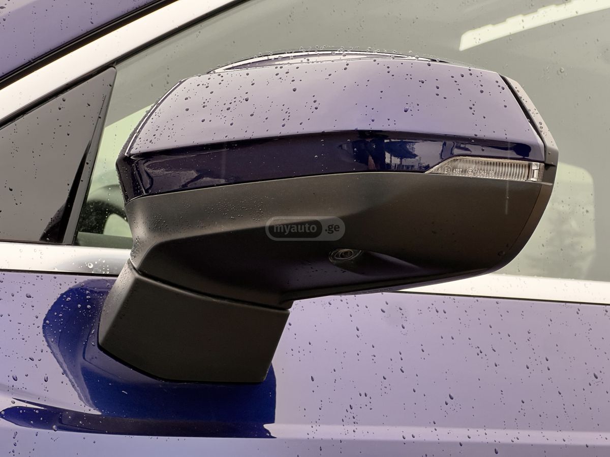 Audi Q3 - фото 9