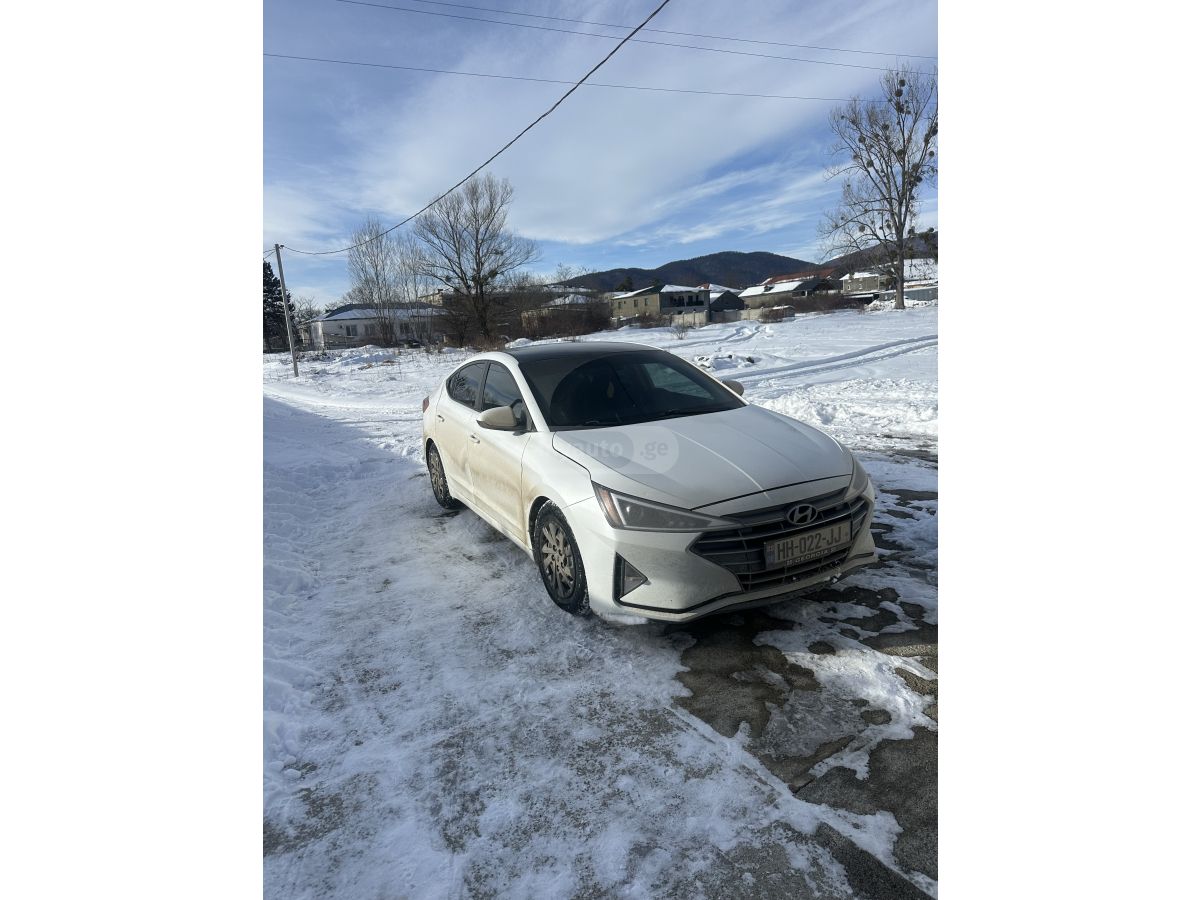 Hyundai Elantra - фото 10