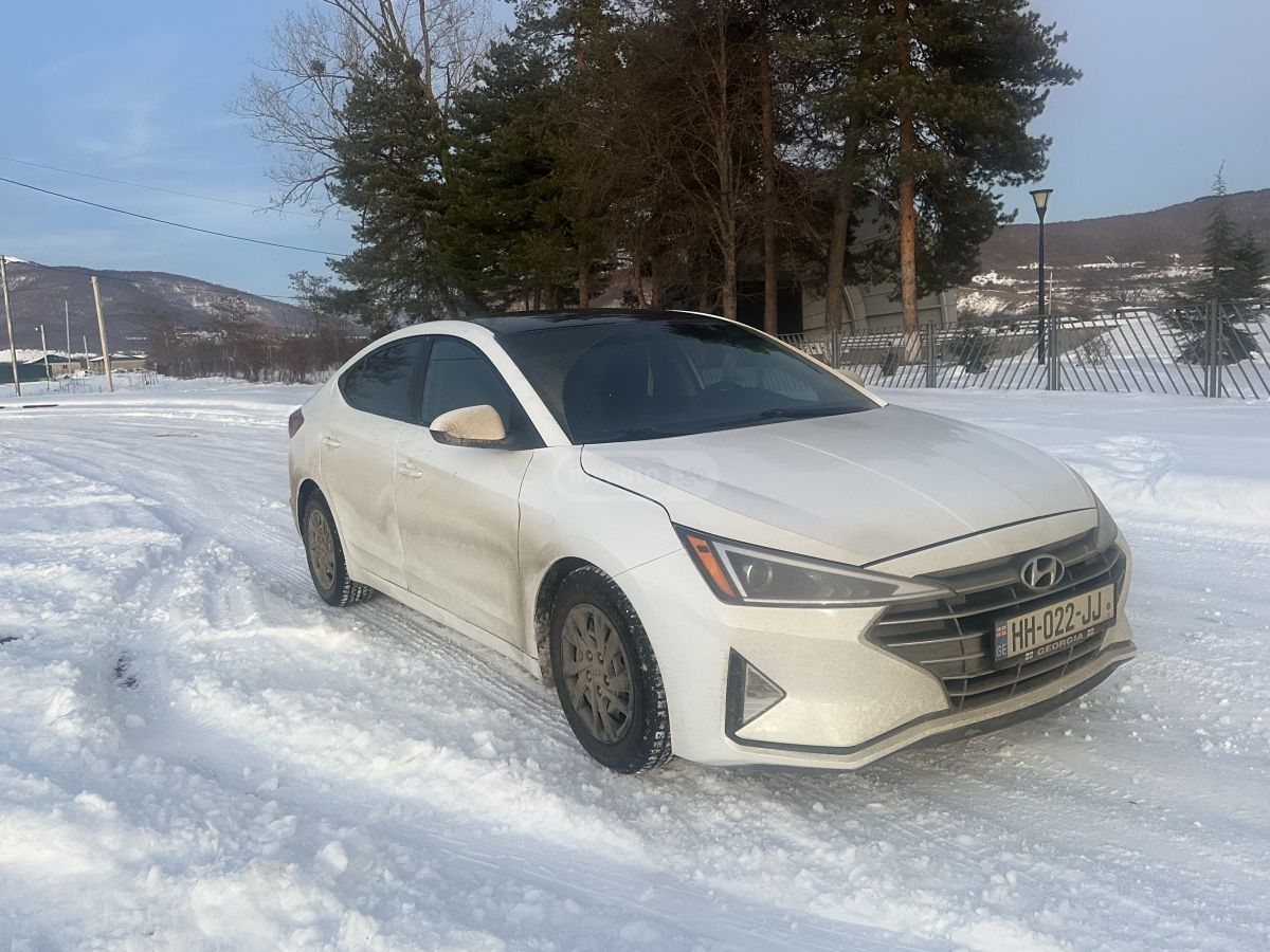 Hyundai Elantra - фото 7