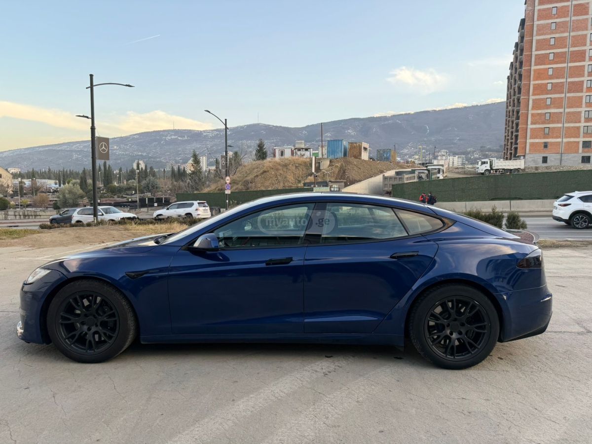 Tesla Model S - фото 6