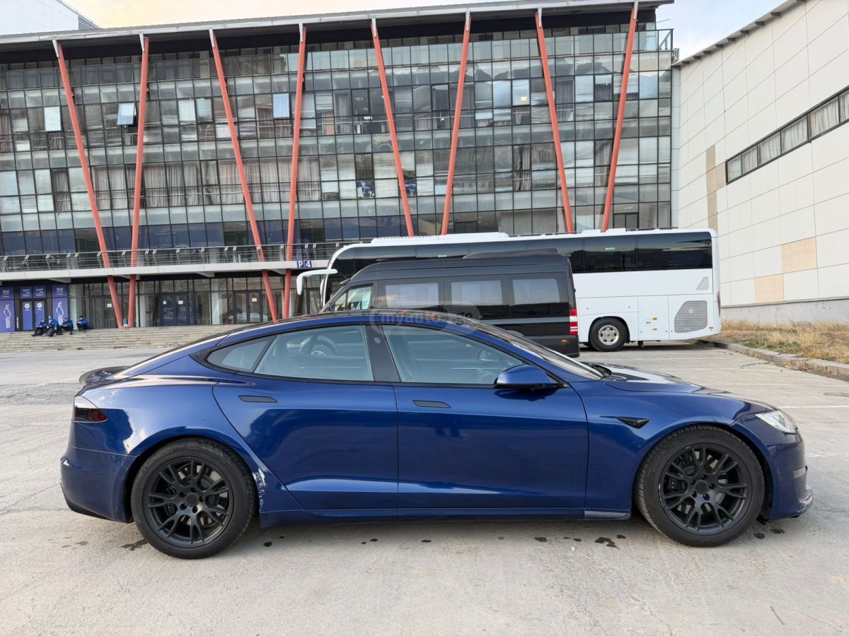 Tesla Model S - фото 7