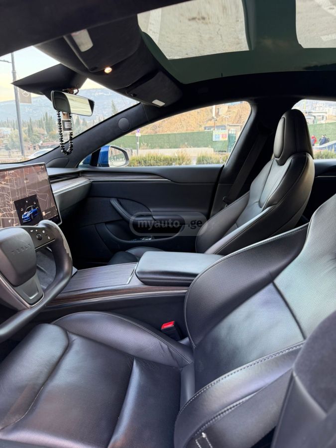 Tesla Model S - фото 9