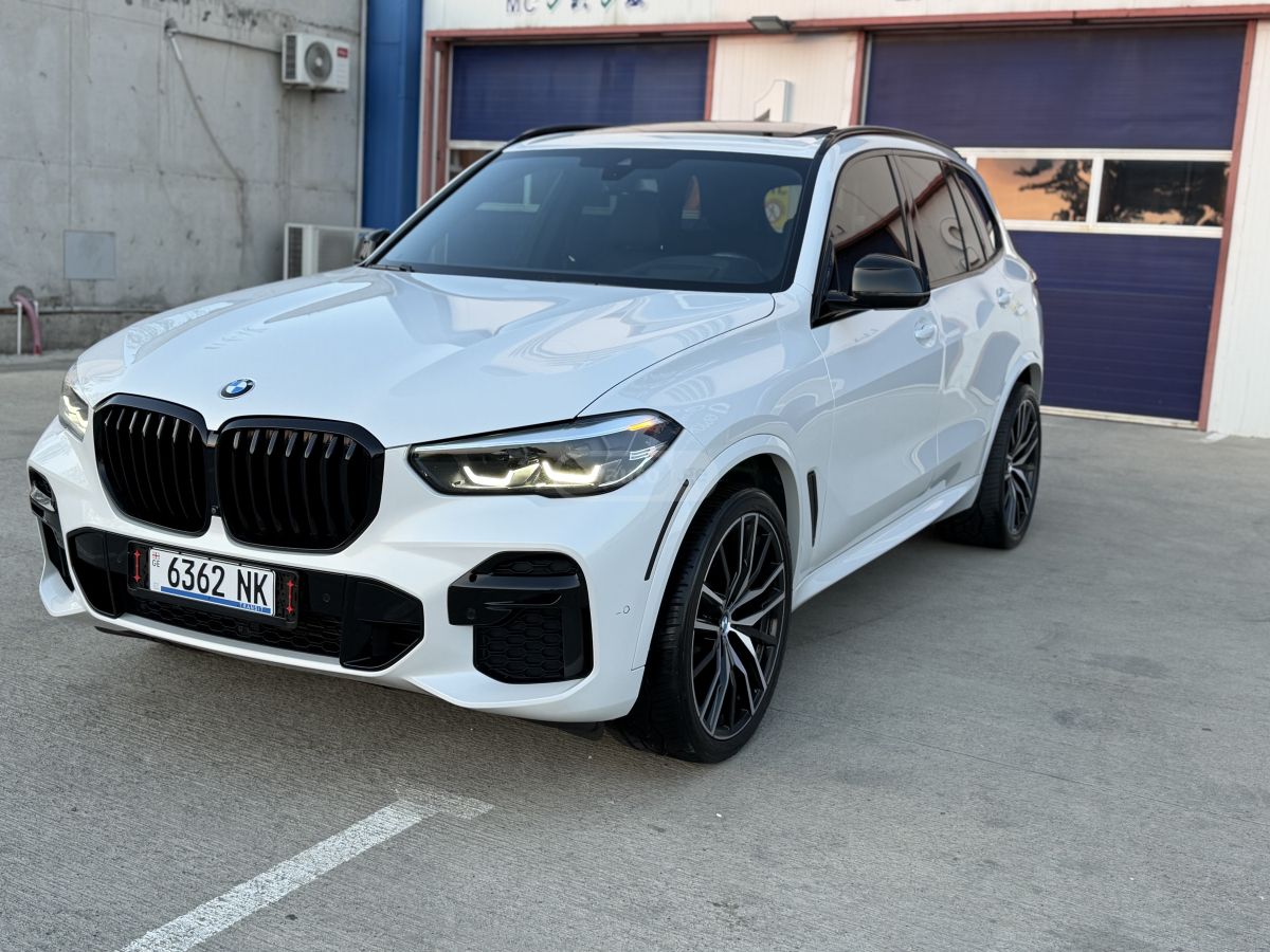BMW X5 - фото 1