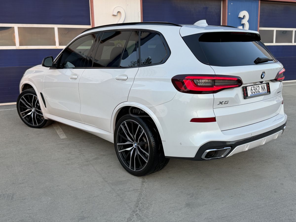 BMW X5 - фото 10