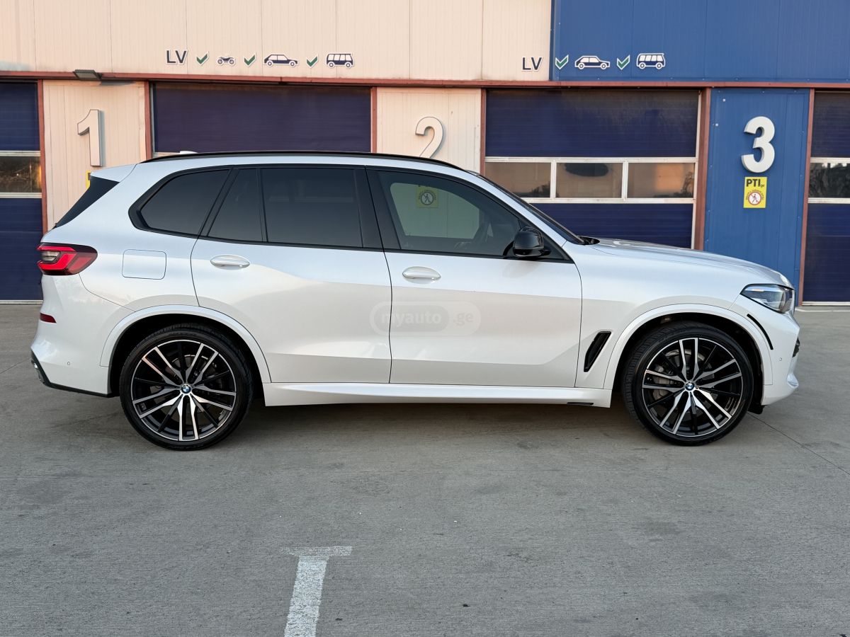 BMW X5 - фото 8