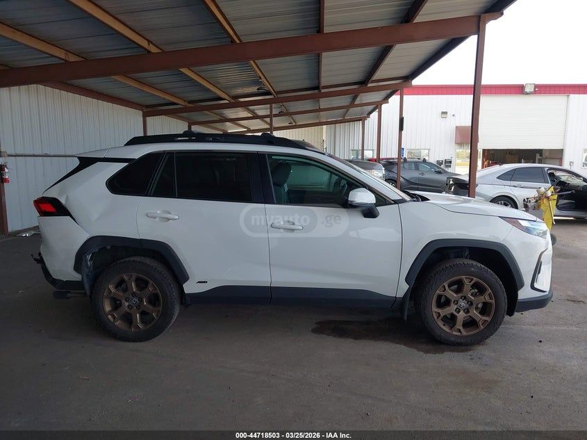 Toyota Rav 4 - фото 12