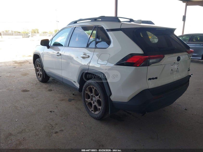 Toyota Rav 4 - фото 3