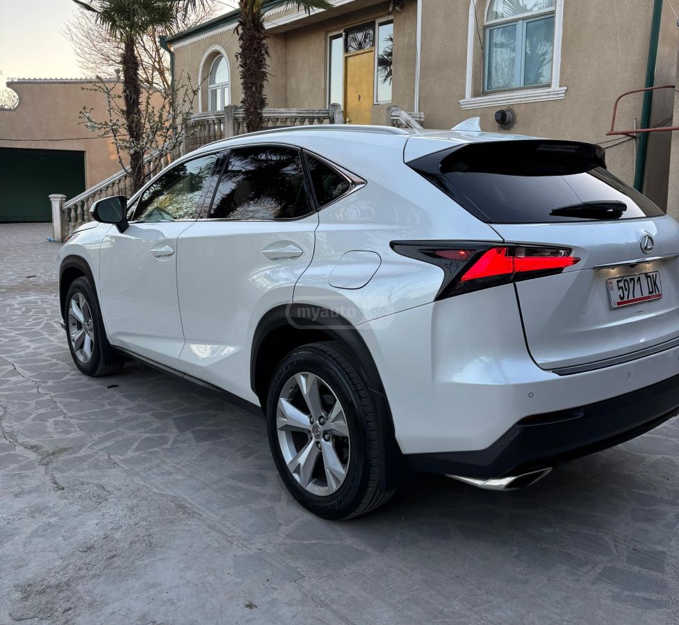 Lexus NX 200 - фото 2