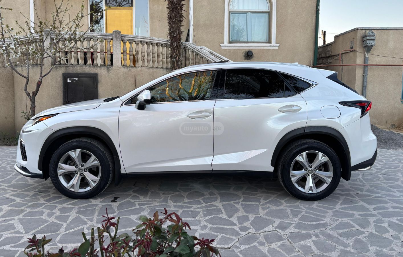 Lexus NX 200 - фото 5