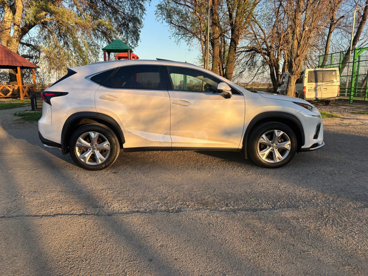 Lexus NX 200 - фото 6
