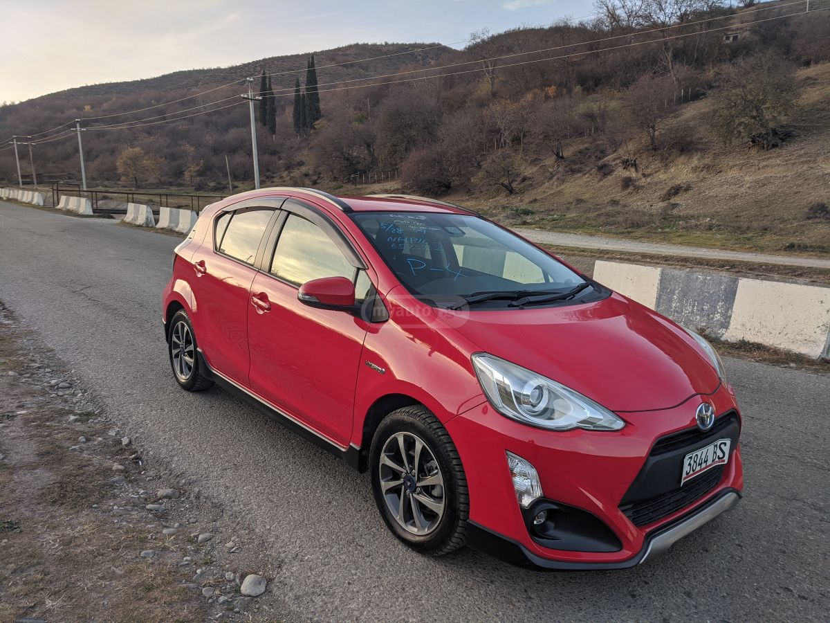 Toyota Aqua - фото 1