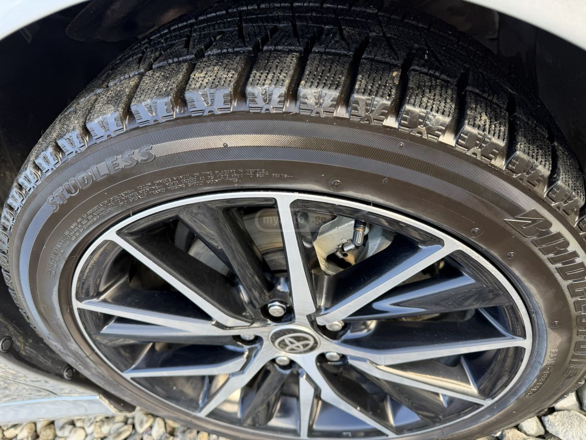 Toyota Camry - фото 10