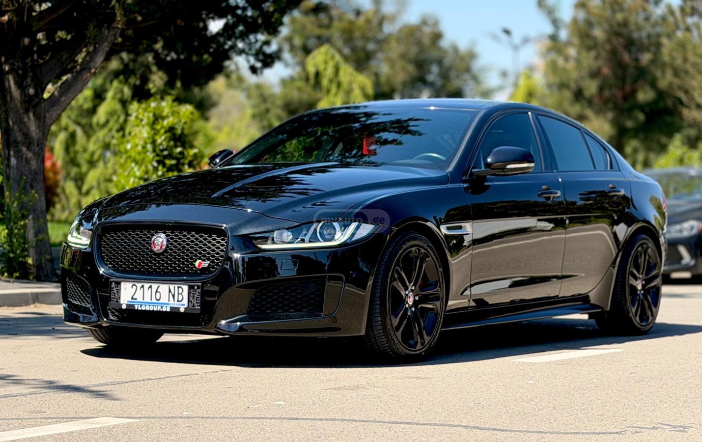 Jaguar XE - фото 1