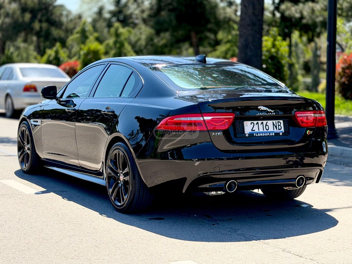 Jaguar XE - фото 10