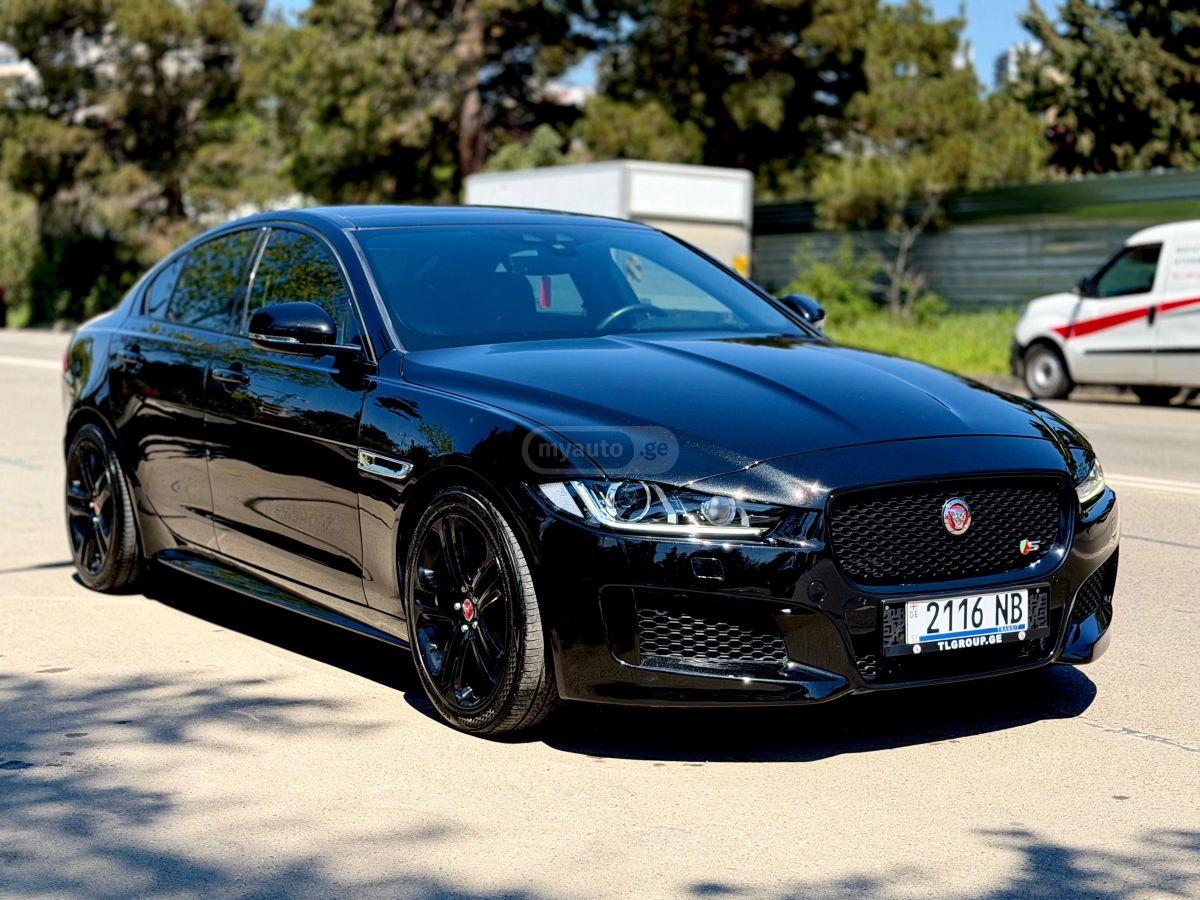 Jaguar XE - фото 2