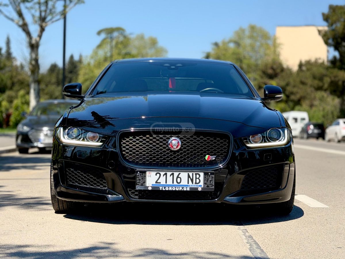 Jaguar XE - фото 4