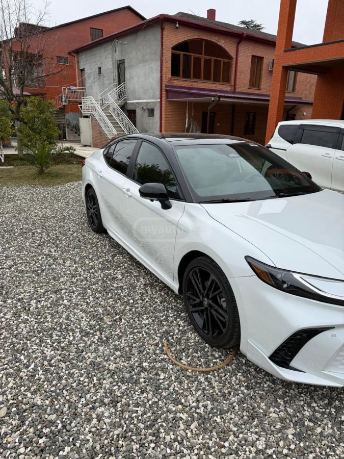 Toyota Camry - фото 2