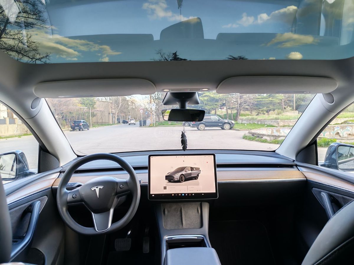 Tesla Model Y - фото 10