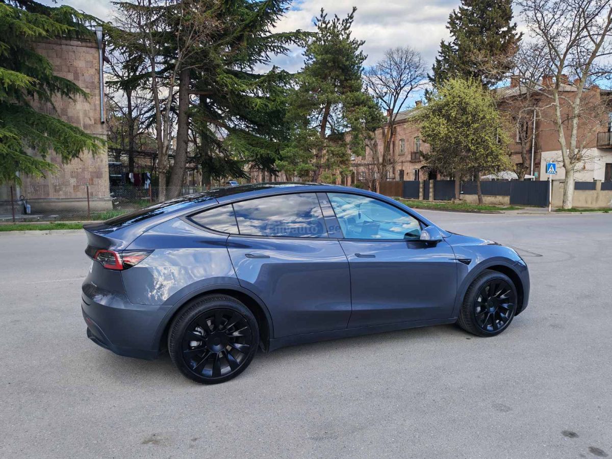 Tesla Model Y - фото 7
