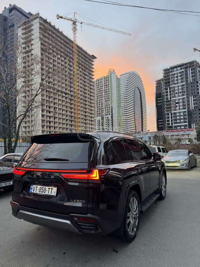 Lexus Luxury 4dr 4x4 Automatic — миниатюра 5