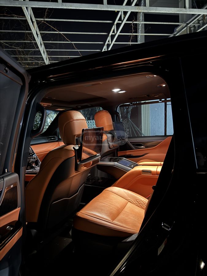 Lexus Luxury 4dr 4x4 Automatic — миниатюра 8