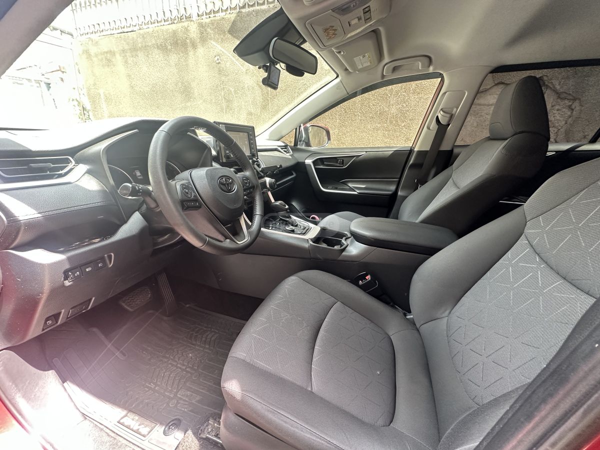 Toyota Rav 4 - фото 5