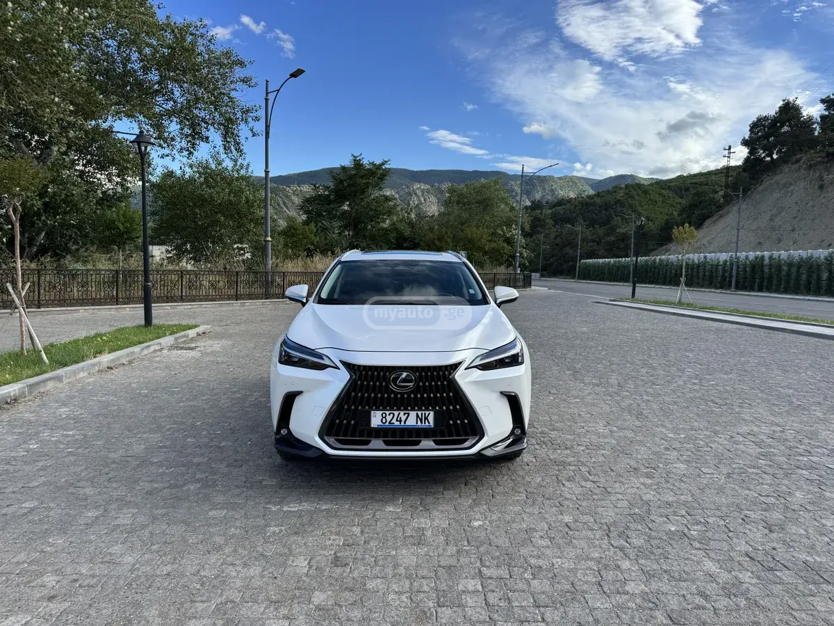 Lexus Base 4dr All-Wheel Drive Autom 2022