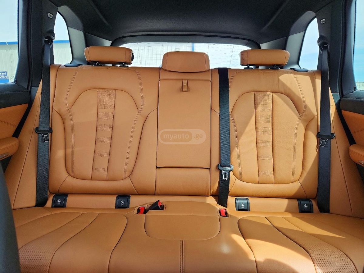 BMW X5 - фото 10