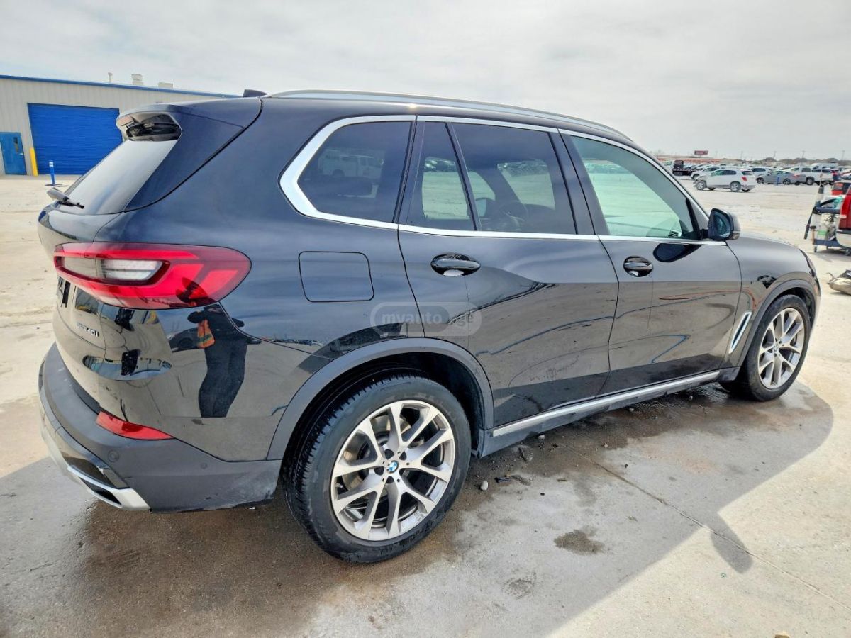 BMW X5 - фото 3
