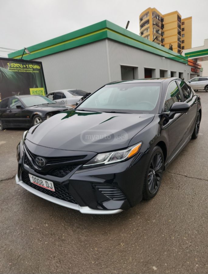 Toyota Camry - фото 3