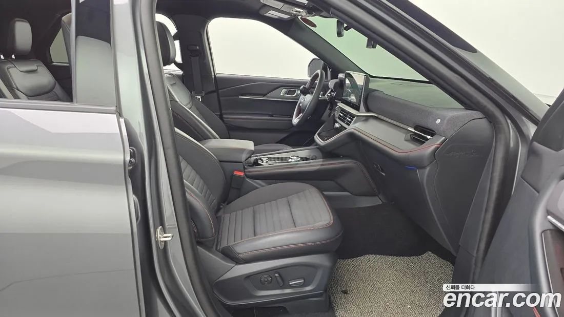 Ford Explorer 2025 — миниатюра 11